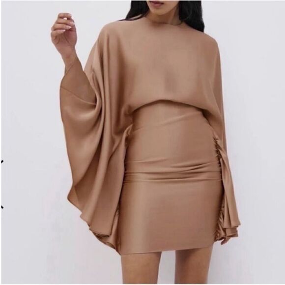 NWT Johnathan Simkhai dress
Kadence Batwing Sleeve Mini
Dress-H10 - Picture 1 of 11
